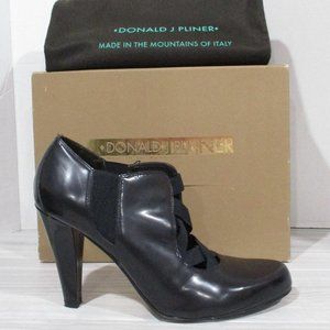 DONALD J. PLINER DARA NAVY BLUE POLISHED CALF PUMPS. 4" HEEL.